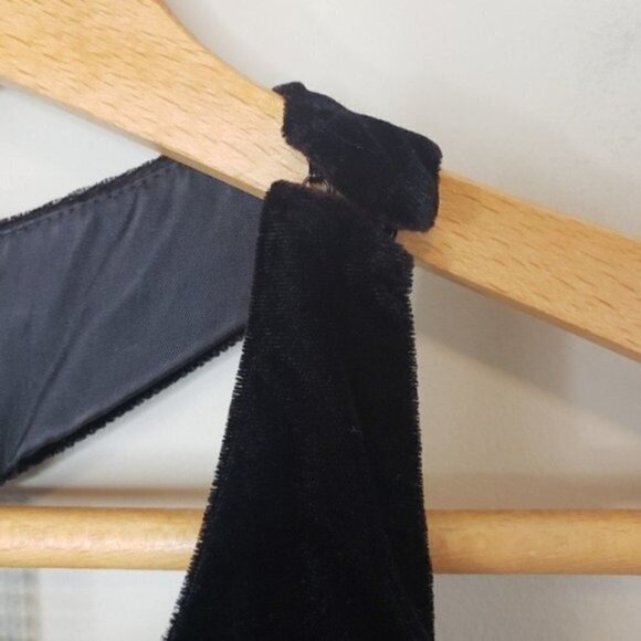 Blondie & Me Evening | Black T-Back Dress - Picture 5 of 6